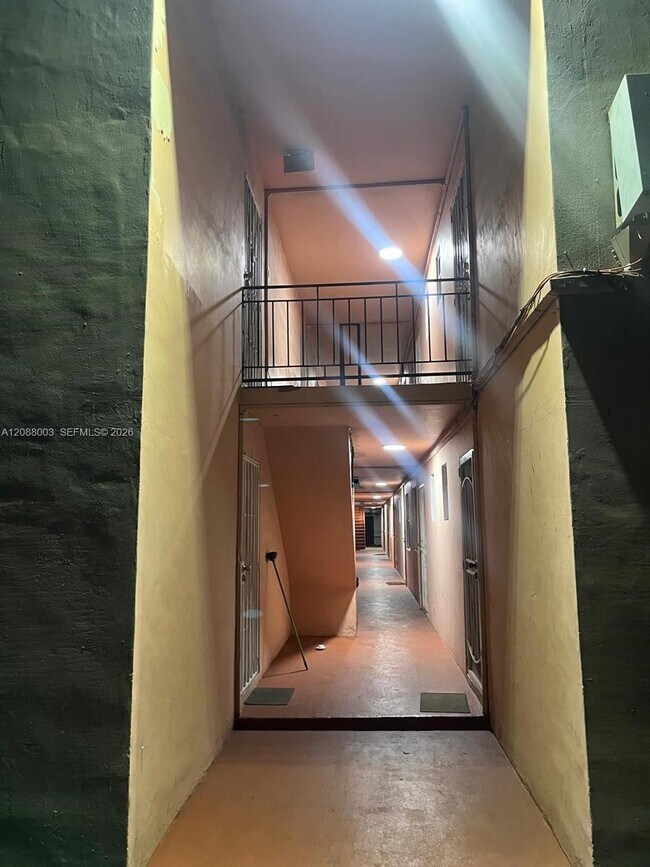Foto del edificio - 1525 NW 19th Terrace
