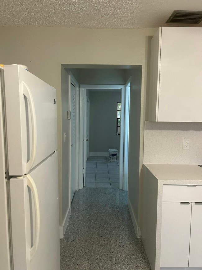 Photo - 3631 Southwest 27th Street, Unit 3 Apartment