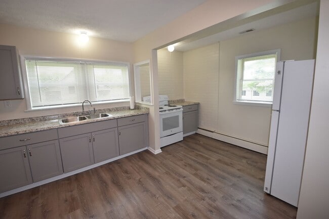 Building Photo - 3 Bedroom Home in the Country