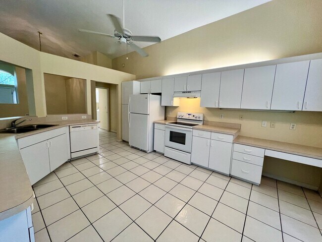 Foto del edificio - 3 bedroom 2 bathroom home in Plantation bay
