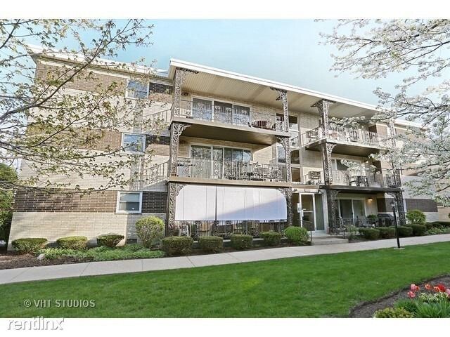 Foto principal - 303 E Plainfield Rd