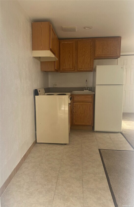 Building Photo - 1135 N Broadway