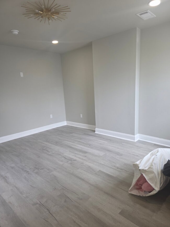 Photo - 1547 Chippewa St Apartment