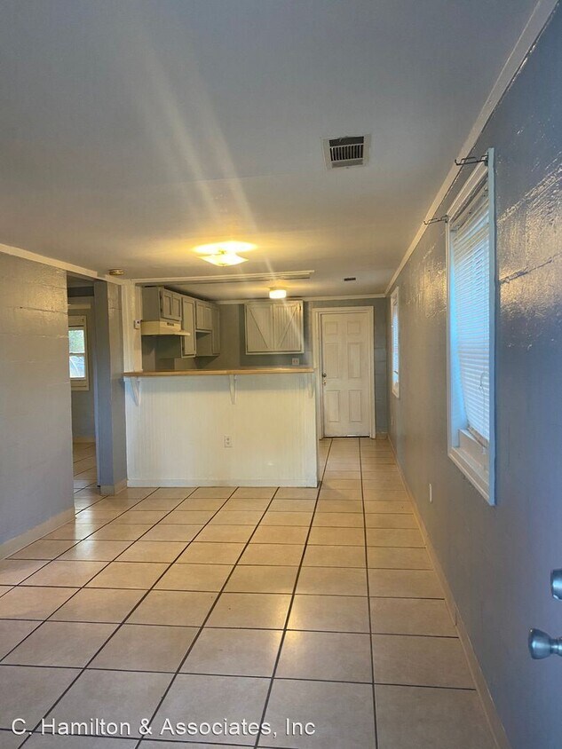 Primary Photo - 2 br, 1 bath House - 150 E. Carver Dr