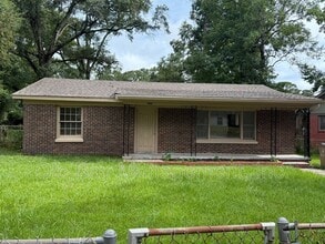 Building Photo - 2207 Webb Ave