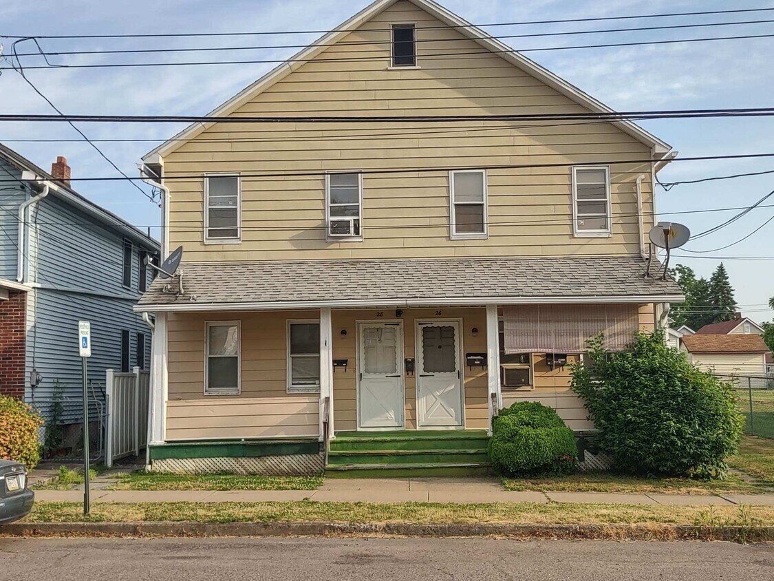 Front - 28 W Grove St