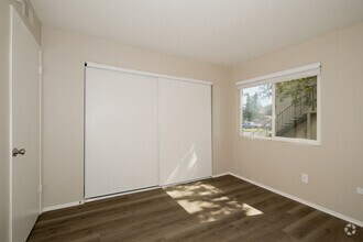 Interior Photo - Cambridge Park