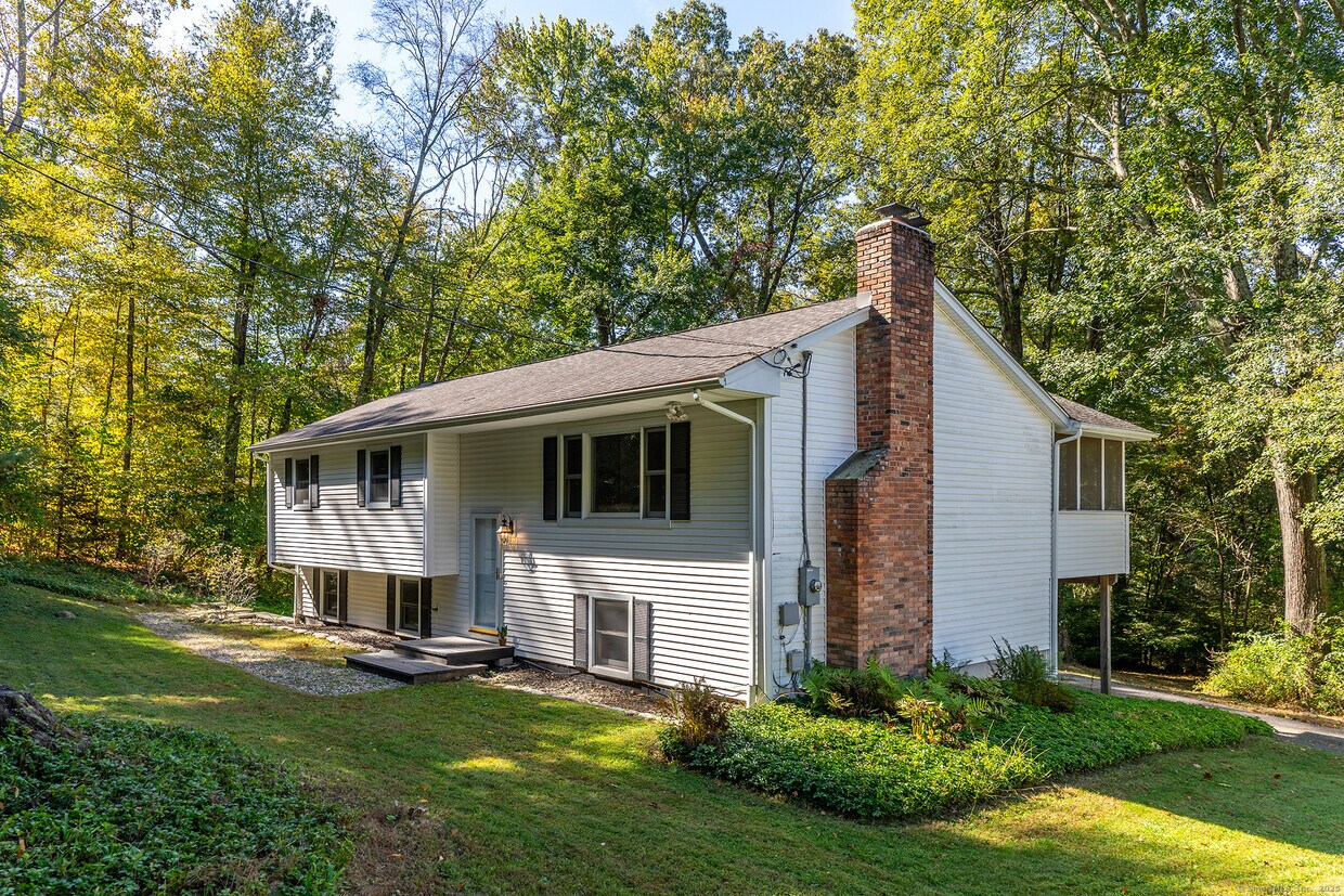 Foto principal - 254 Candlewood Lake Rd N