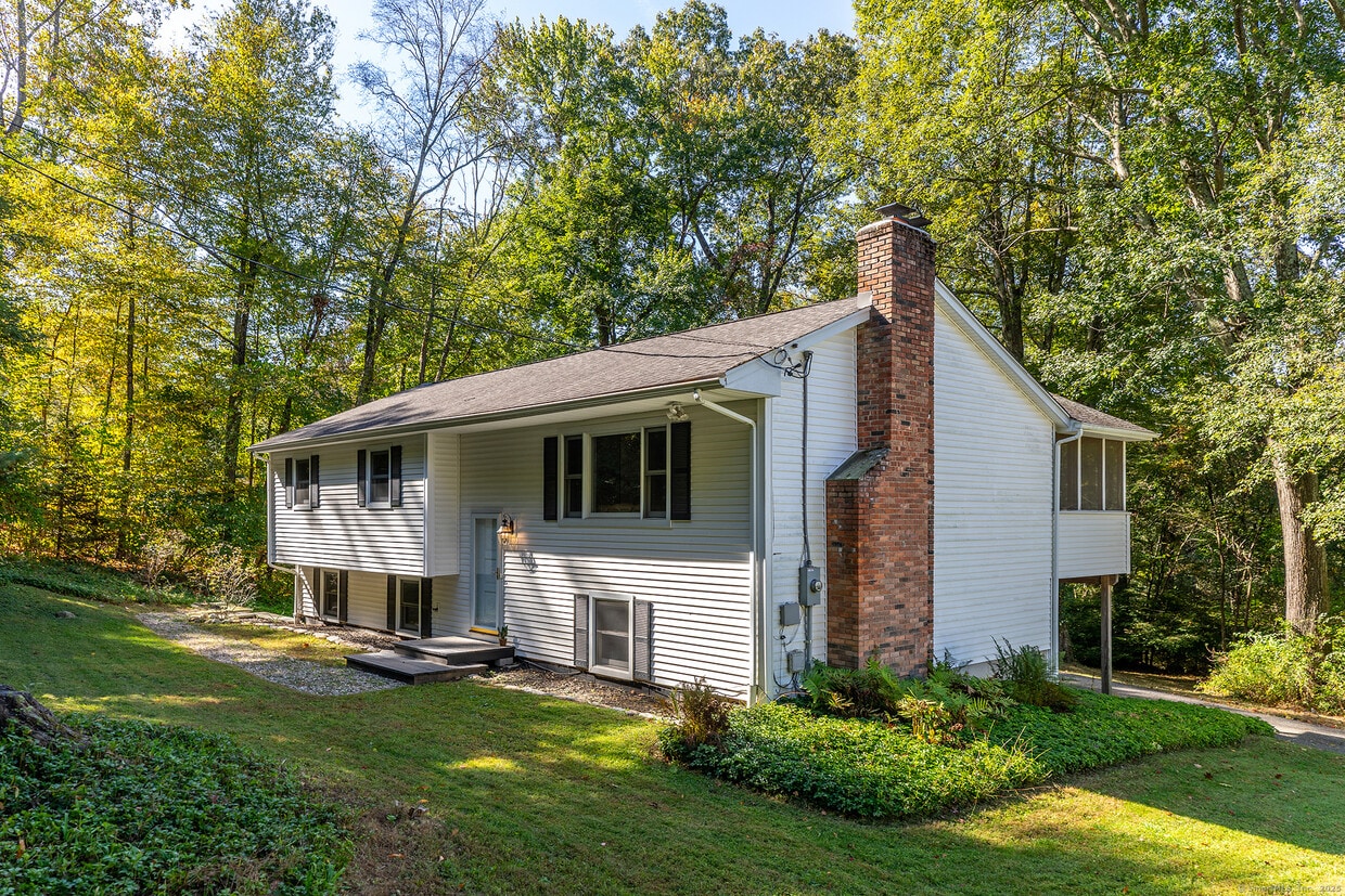 Primary Photo - 254 Candlewood Lake Rd N