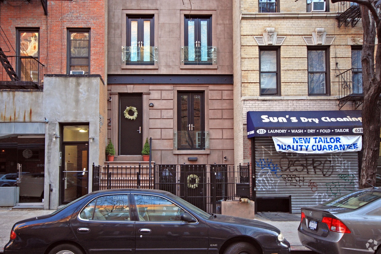213 - 215 E 76th St - 213-215 E 76th St