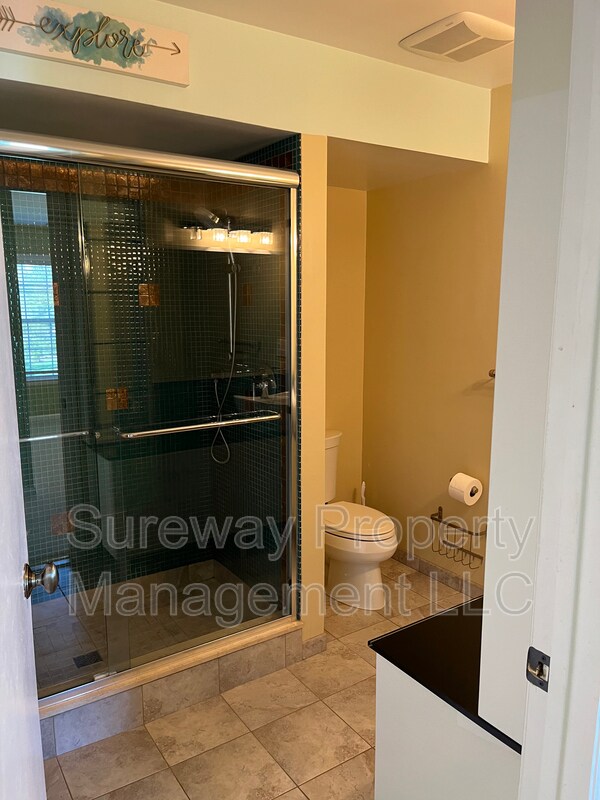 Foto del edificio - 119 Commonwealth Ct