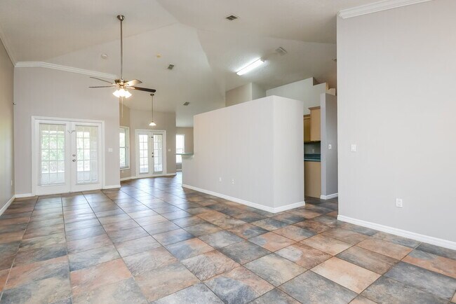 Building Photo - 329 Clermont Dr