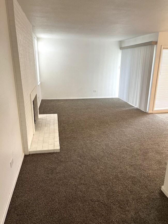 Building Photo - BEAUTIFUL APARTMENT!!! GREAT LOCATION!!