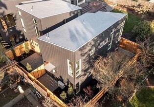 Building Photo - Modern 2-Bedroom Home in Maple Leaf!