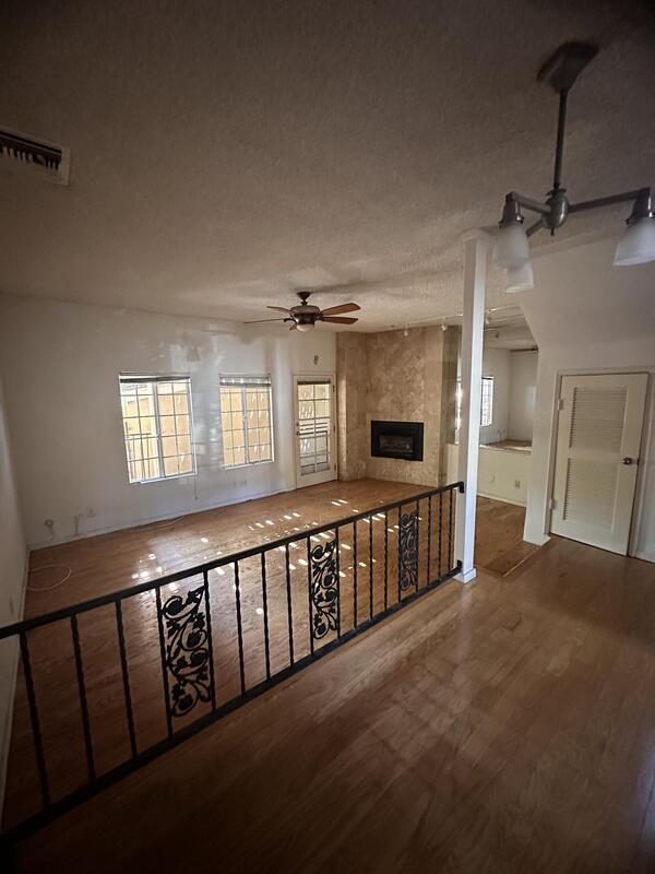 Building Photo - 3848 Aloha St