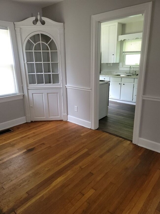 Photo - 1411 Hill St House