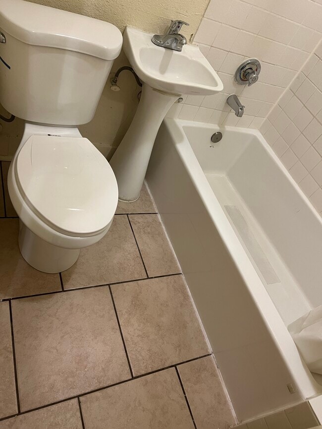 #2 - 212 Campus St