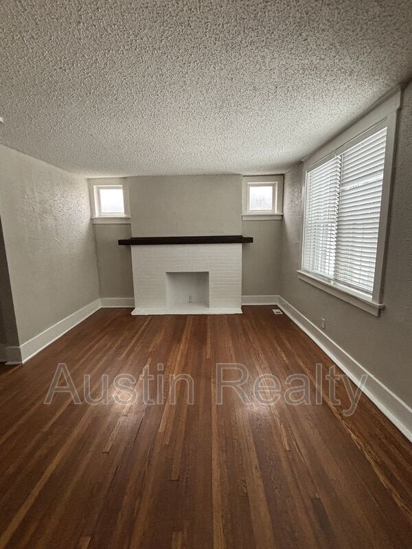 Foto del edificio - 7766 Gissler Ave