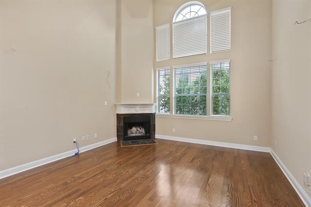 Foto del edificio - 5812 La Vista Dr