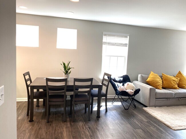 Foto del edificio - 119 Red Plum Ln