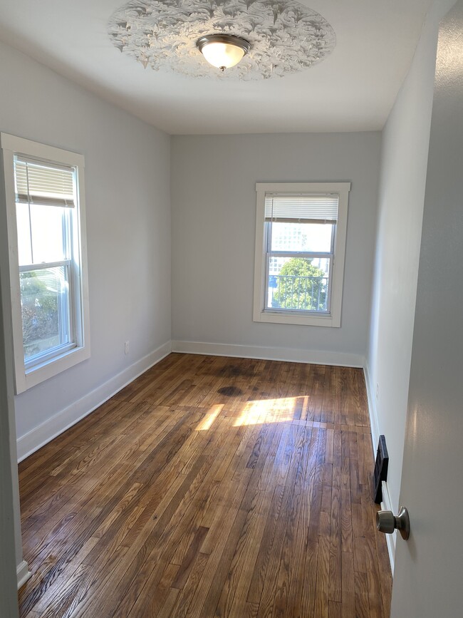 Main Bedroom - 1373 W 69th St