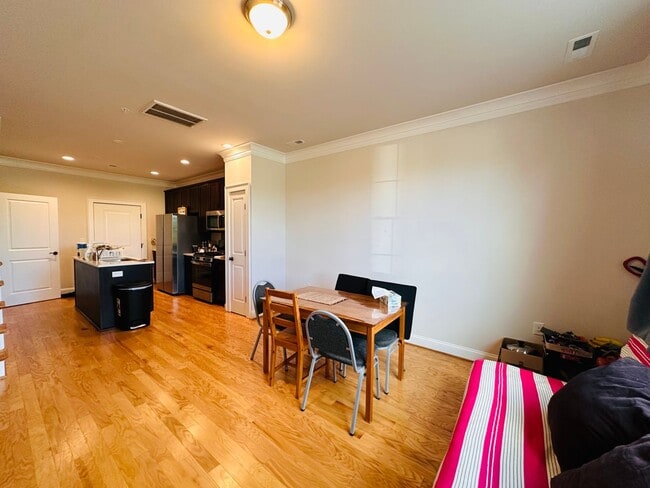 Building Photo - *$3000 Leasing Special*  Modern 3 Bedroom, 2.5 Bath Townhouse