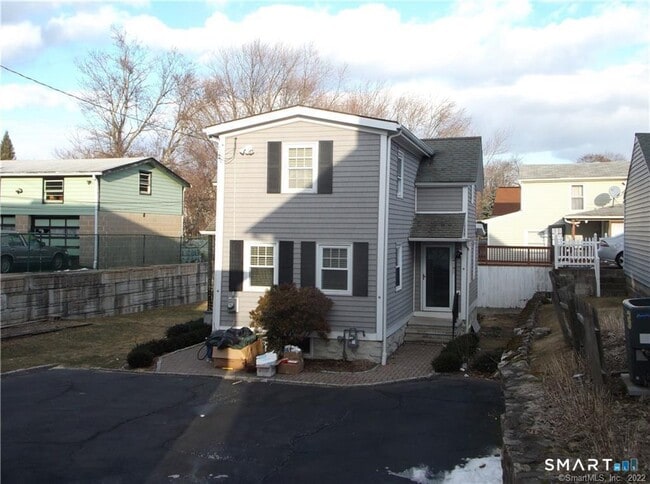 Building Photo - 21 Cove Ave