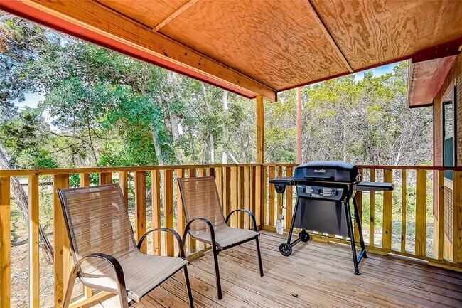 Foto del edificio - 1374 Forest View Dr