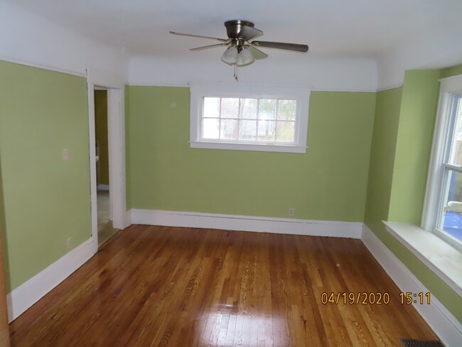 Dining room/refinished oak floors throughout - 947 Westcott St