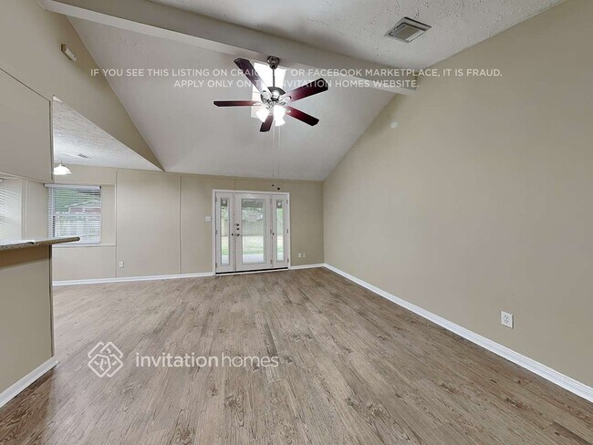 Foto del edificio - 801 Newport Blvd