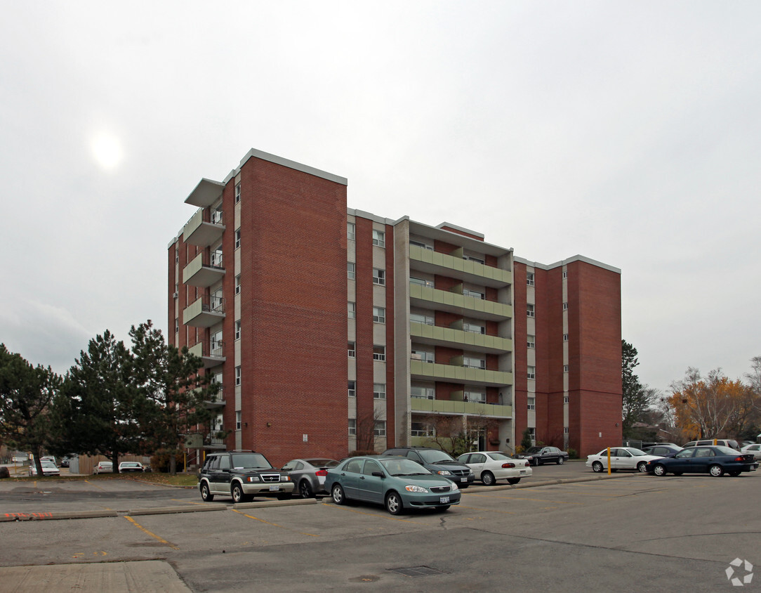 Primary Photo - Laverock Apartments