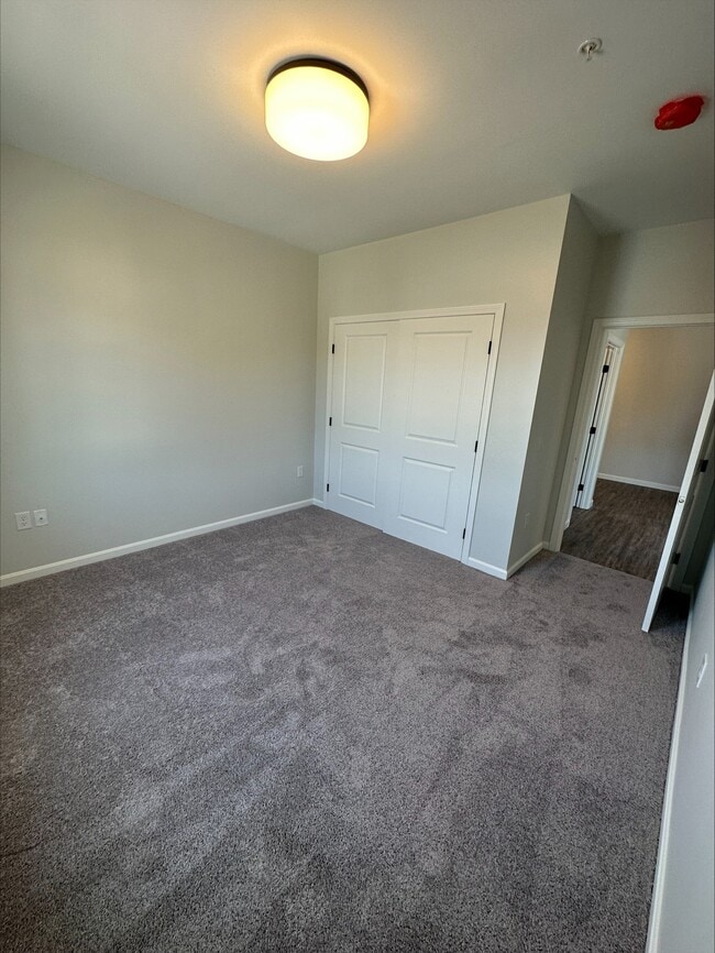 Bedroom - 135 - 153 Waterman Ave