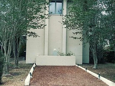 Building Photo - 2517 S Parkview St
