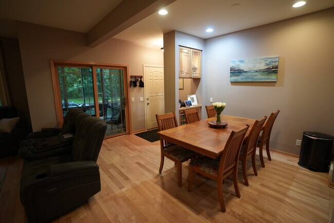 Zona de comedor - 54 Wood Brook Way
