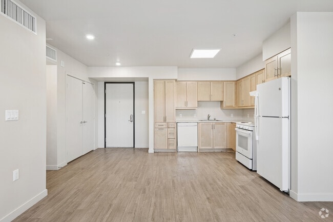 3BR, 2BA - 1044SF - Dining Room - Juniper Grove