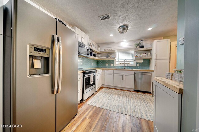 Building Photo - 632 W Caladium Cir
