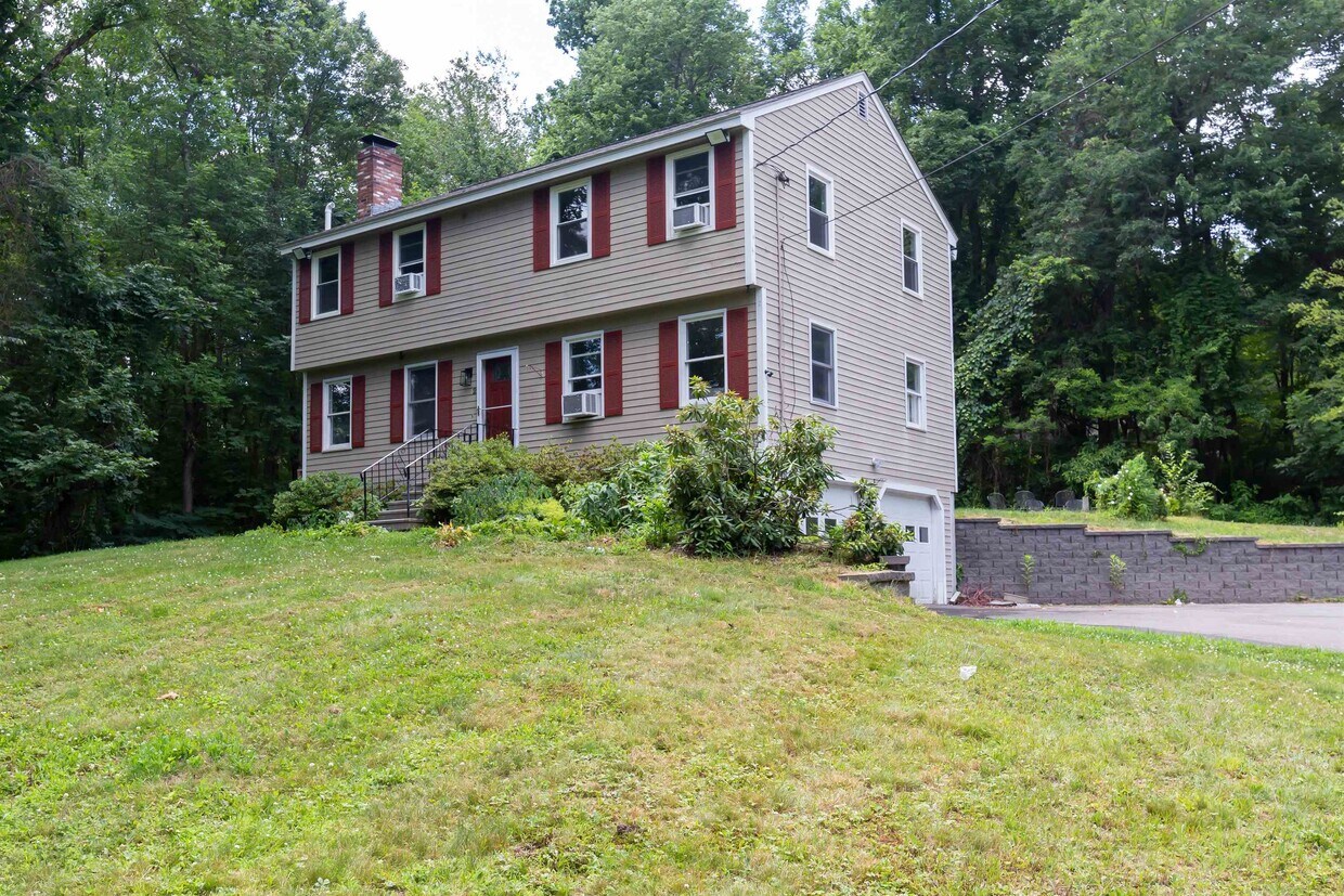 Primary Photo - 2 Nutmeadow Ln