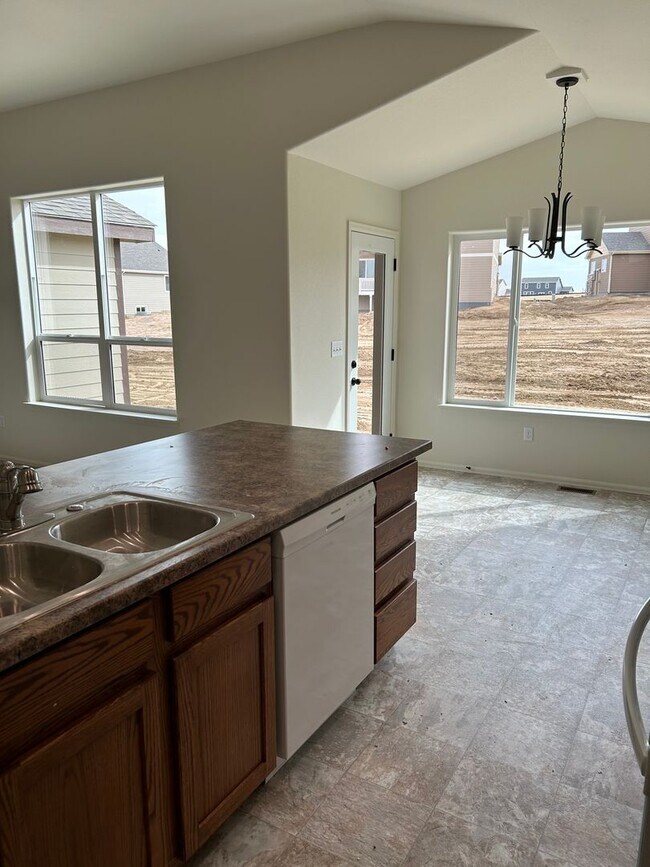 Foto del edificio - 3 bedroom, 2 bath Ranch floor plan.