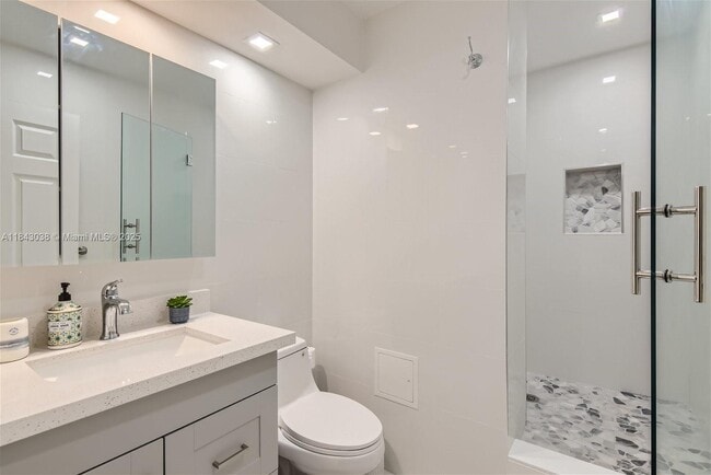 Building Photo - 2501 S Ocean Dr