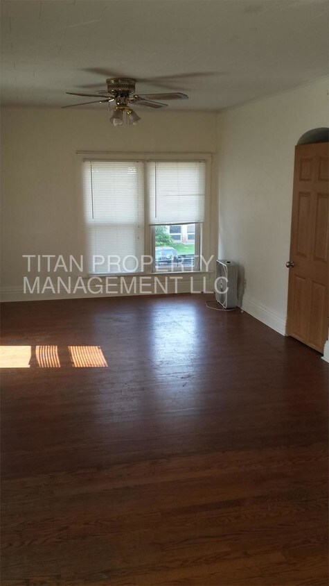 Foto principal - 232 W 8th Ave