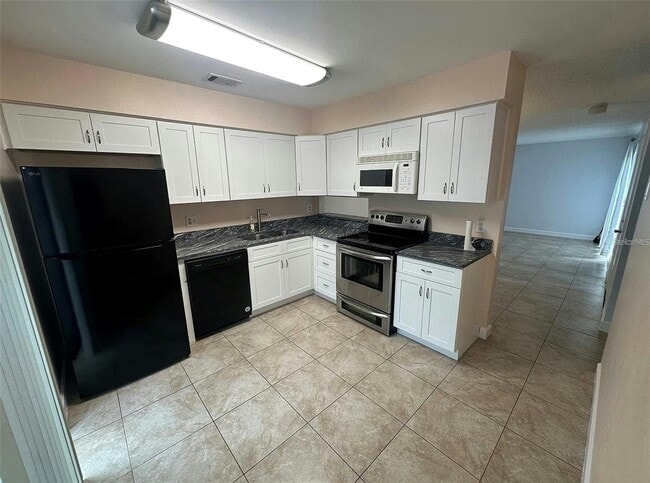 Building Photo - 2709 Shadybranch Dr