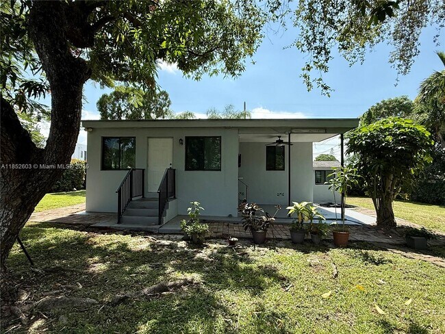 Foto del edificio - 6111 Coral Wy