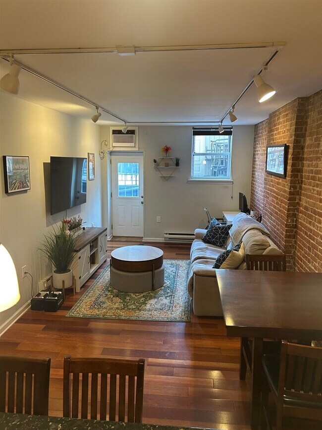 Foto del edificio - 1315 Washington St