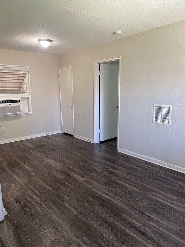 Building Photo - 1219 Redgate Ave