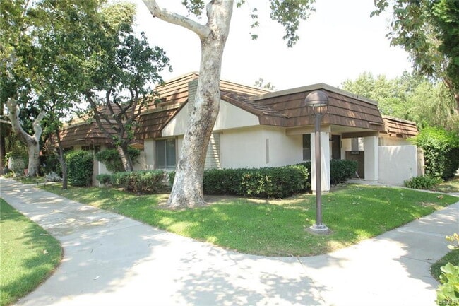 Building Photo - 22153 James Alan Cir