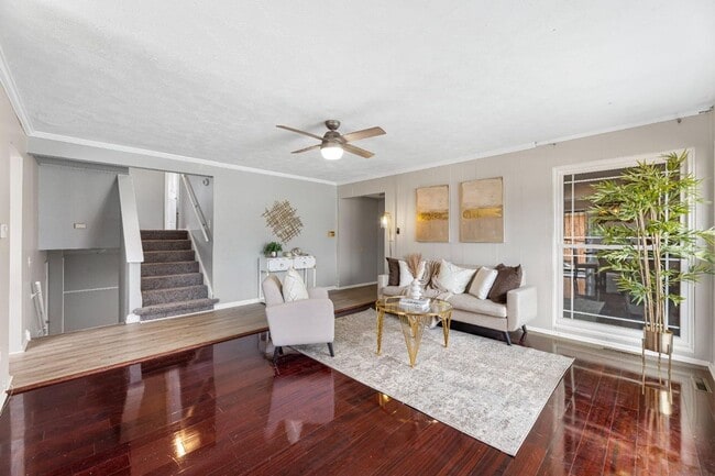 Building Photo - Miller Beach Living FREE Application Fee !
