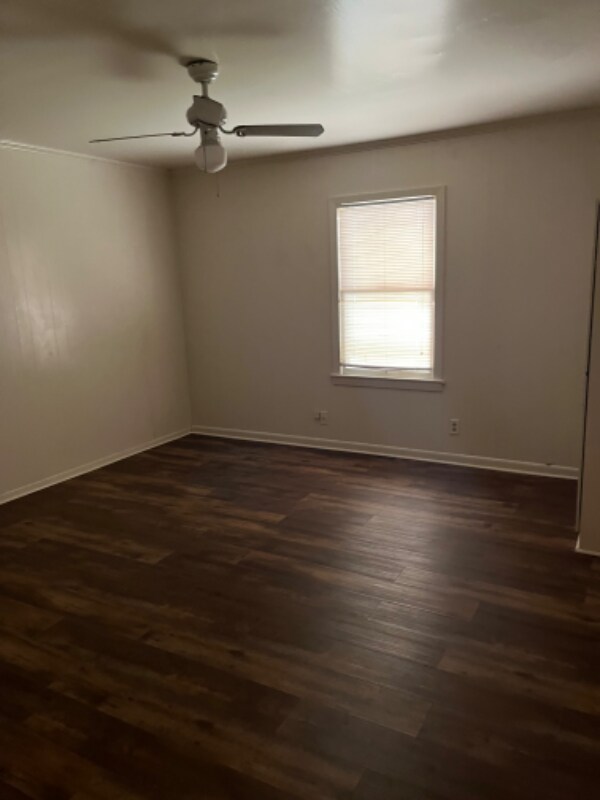Building Photo - 714 Evangeline Dr