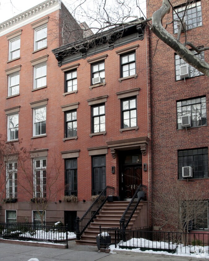 Primary Photo - 439 W 21st St