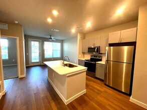 Building Photo - 3845 Frontier Pkwy