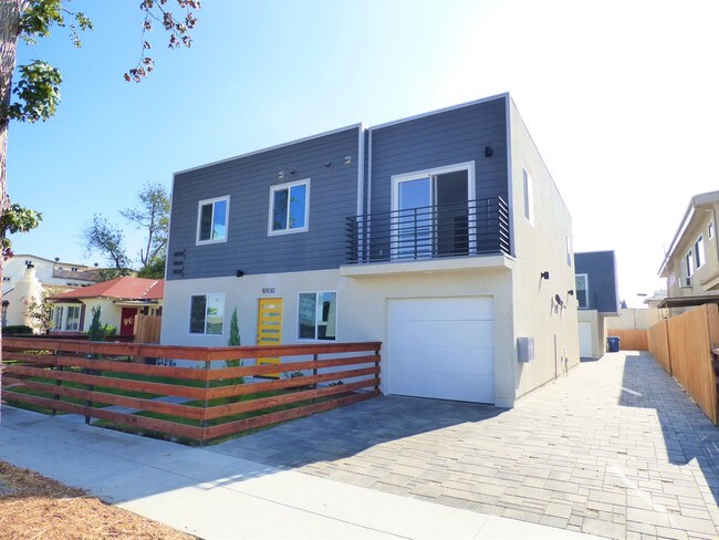 Building Photo - 10930 Hartsook St